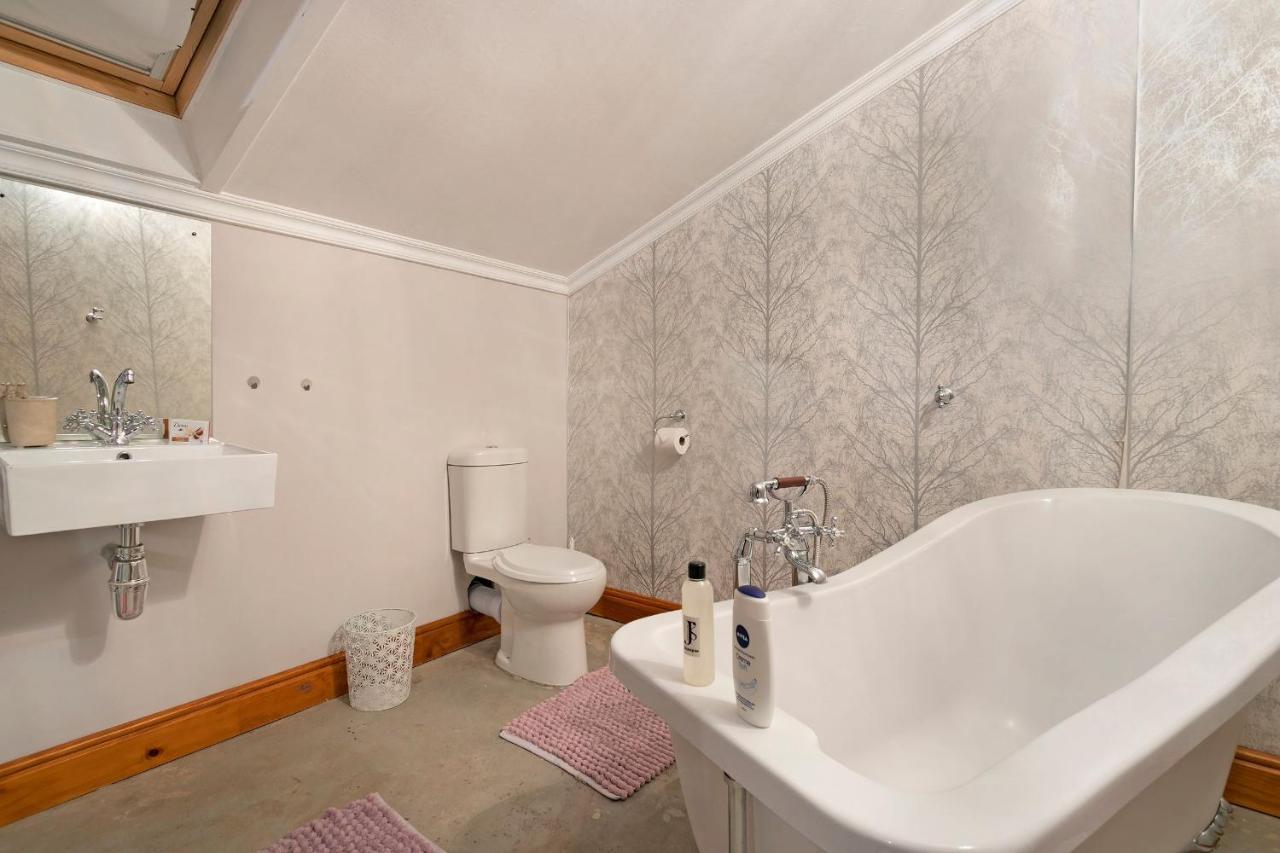 J'S Audacious Living Montagu Self Catering Leilighet Eksteriør bilde