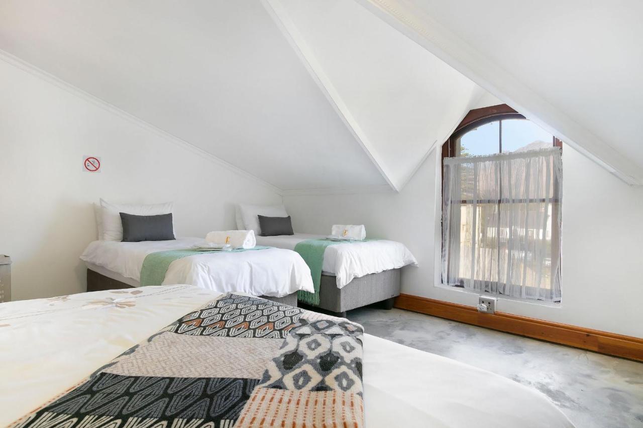 J'S Audacious Living Montagu Self Catering Leilighet Eksteriør bilde