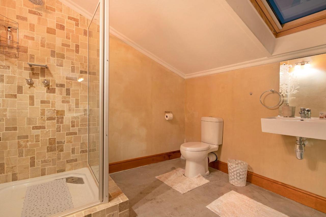 J'S Audacious Living Montagu Self Catering Leilighet Eksteriør bilde