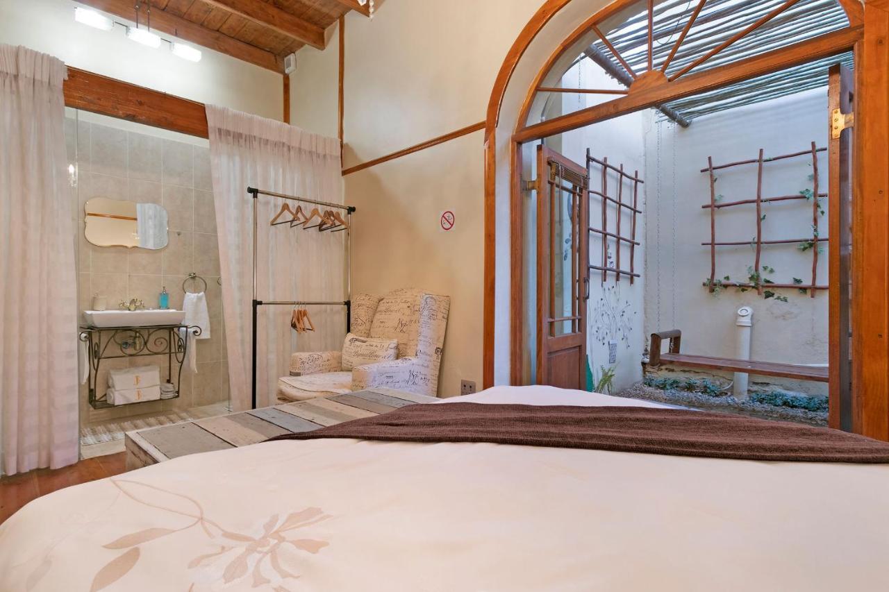 J'S Audacious Living Montagu Self Catering Leilighet Eksteriør bilde